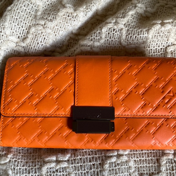 Tumi Handbags - Tumi wallet